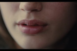 Trailer Italiano - Giovane e bella