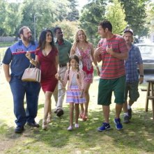 Un weekend da bamboccioni 2: una scena di gruppo tratta dalla commedia