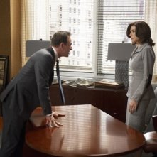 The good Wife: Josh Charles e Julianna Marglulies in una tesissima scena dell'episodio Hitting the Fan