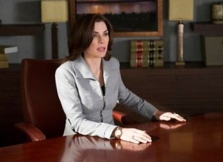 The good Wife: Julianna Marglulies in una scena dell'episodio Hitting the Fan
