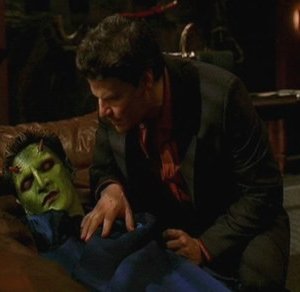 Angel: David Boreanaz ed Andy Hallett nell'episodio Lo spirito della festa