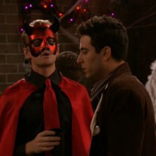 How I Met Your Mother: Josh Radnor e Neil Patrick Harris nell'episodio La zucca supersexy