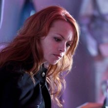 Il paradiso degli orchi: Bérénice Béjo nei panni di Zia Julia in un momento del film