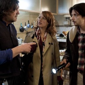 Il paradiso degli orchi:  Émir Kusturica con Raphaël Personnaz e Bérénice Béjo in una scena