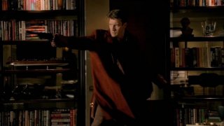 Nathan Fillion nell'episodio Vampire Weekend della serie Castle