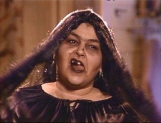 Pappa e ciccia: Roseanne Barr nell'episodio di Halloween BOO!