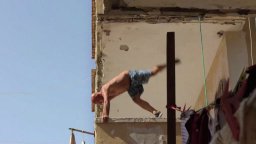 Trailer - Ritratti abusivi