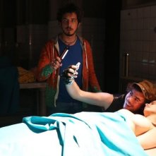 Fuga di cervelli: Paolo Ruffini con Andrea Pisani in una scena