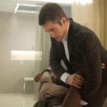 Jack Ryan: Shadow Recruit - Chris Pine immobilizza un nemico