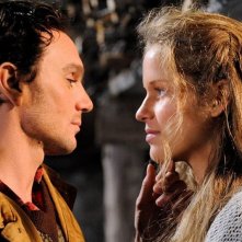 Belle & Sebastien: Dimitri Storoge e Margaux Chatelier in una scena