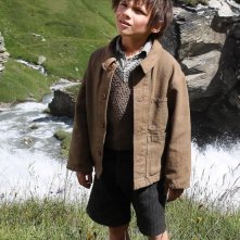 Belle & Sebastien: il piccolo Felix Bossuet nei panni di Sébastien in un momento del film