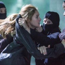 Divergent: Shailene Woodley in un drammatico e concitato momento