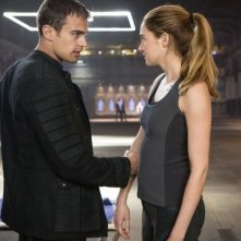 Divergent: Shailene Woodley si confronta con Theo James