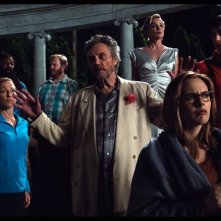 Gods Behaving Badly: Alicia Silverstone, Christopher Walken, Sharon Stone ed Edie Falco in una scena