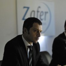 Il venditore di medicine: Claudio Santamaria in una scena