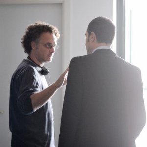 Il venditore di medicine: il regista Antonio Morabito sul set con Claudio Santamaria