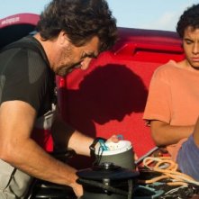 In solitario: François Cluzet con Samy Seghir in un momento del film