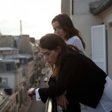 Juliette: la protagonista Astrid Bergès-Frisbey in una scena con Elodie Bouchez
