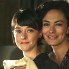 La moglie del sarto: Maria Grazia Cucinotta insieme a Marta Gastini in una scena del film