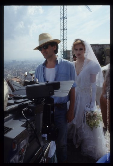 Pensavo fosse amore invece era un calesse: Massimo Troisi e Francesca Neri sul set (foto di MARIO TURSI)