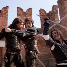 Romeo & Juliet: Douglas Booth in un'immagine dal film con Christian Cooke e Ed Westwick