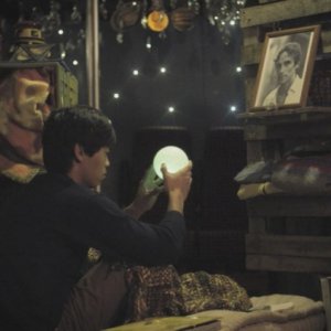 Se chiudo gli occhi non sono più qui: Mark Manaloto in una scena nei panni di Kiko