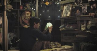 Se chiudo gli occhi non sono più qui: Mark Manaloto in una scena nei panni di Kiko