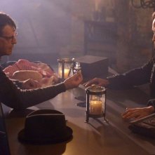 Sleepy Hollow: John Noble e Tom Mison nel sesto episodio della prima stagione The Sin Eater