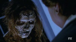 American Horror Story, Coven: Borquita si manifesta a sua madre nell'episodio Burn, Witch Burn!