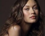 Olga Kurylenko e il demone del sonno in 'Mara'