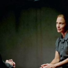 Arrow: Susanna Thompson e Stephen Amell  in una scena dell'episodio League of Assassins