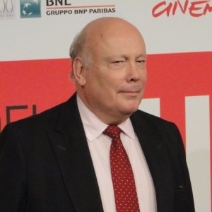 Romeo & Juliet: lo sceneggiatore Julian Fellowes posa al Festival di Roma 2013