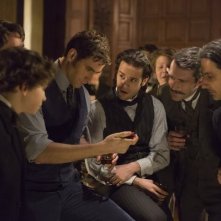 Dracula: Miklós Bányai ed Oliver Jackson-Cohen in un momento dell'episodio A Whiff of Sulphur