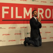 Filippo TImi presenta I corpi estranei al Festival di Roma nel 2013 e si raccoglie in preghiera