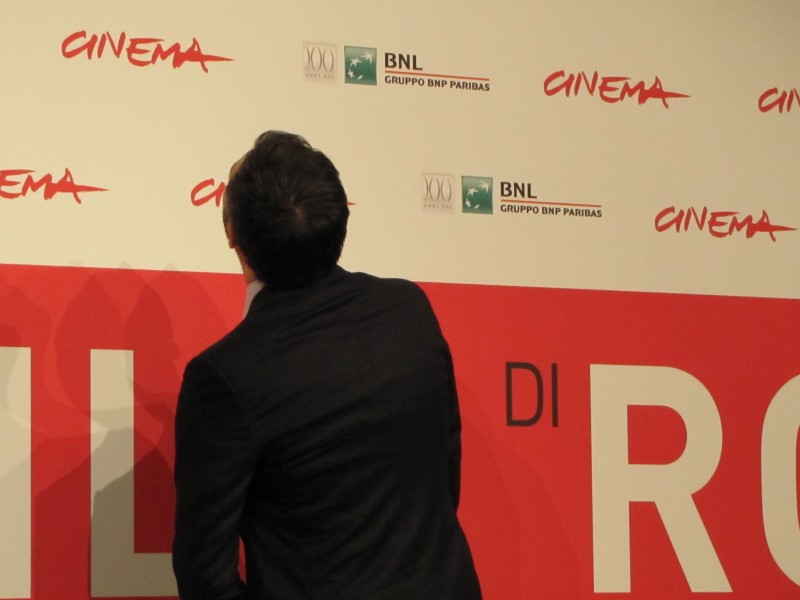 I Corpi Estranei Filippo Timi Presenta Il Film Al Festival Di Roma 2013 E Scherza Con I Fotogradfi 291778