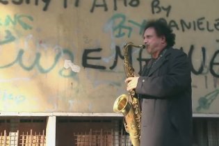 Clip 'Il sax di Avitabile' - Enzo Avitabile Music Life