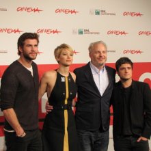 Hunger Games La Ragazza Di Fuoco Liam Hemsworth Con Josh Hutcherson Jennifer Lawrence E Francis Lawr 292083