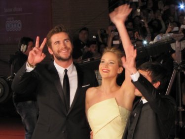 Hunger Games: la ragazza di fuoco, Liam Hemsworth e Jennifer Lawrence sul red carpet di Festival di Roma 2013