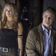 Arrow Dylan Neal E Caity Lotz In Una Scena Dell Episodio Della Stagione 2 Keep Your Enemies Closer 292269