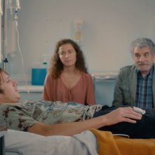 2 automnes 3 hivers: Bastien Bouillon in un letto d'ospedale in una scena