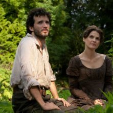 Austenland: Keri Russell con Bret McKenzie in una scena