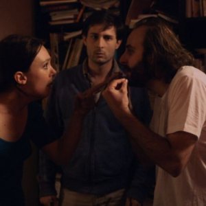 La bataille de Solférino: Vincent Macaigne con in una scena con Arthur Harari e Laetitia Dosch