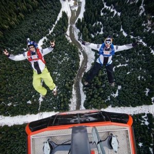 McConkey: Shane McConkey in una spettacolare scena tratta dal documentario