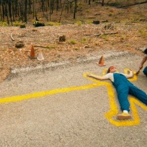 Prince Avalanche: Paul Rudd con Emile Hirsch in una bizzarra scena del film