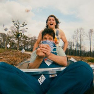 Prince Avalanche: Paul Rudd insieme a Emile Hirsch in una divertente scena del film