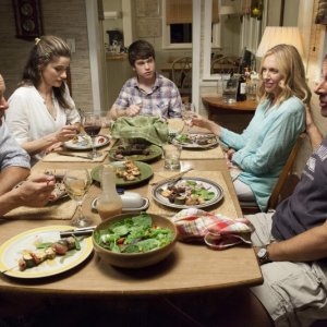 Steve Carell con Toni Collette, Rob Corddry, Liam James e Amanda Peet in C'era una volta un'estate