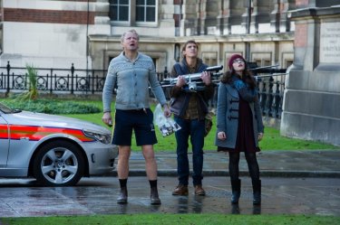 Thor: The Dark World, Jonathan Howard con Kat Dennings e Stellan Skarsgård in una scena