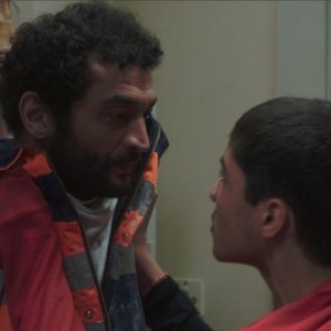 Vandal: Zinedine Benchenine in una scena con Ramzy Bedia