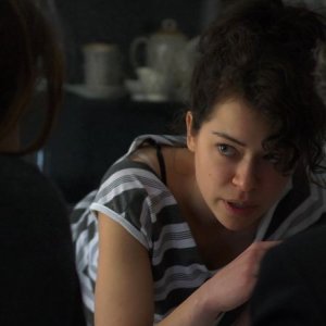 Blood Pressure: Tatiana Maslany in una scena
