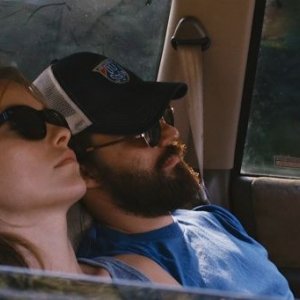 Drinking Buddies: Olivia Wilde insieme a Jake Johnson in una scena del film